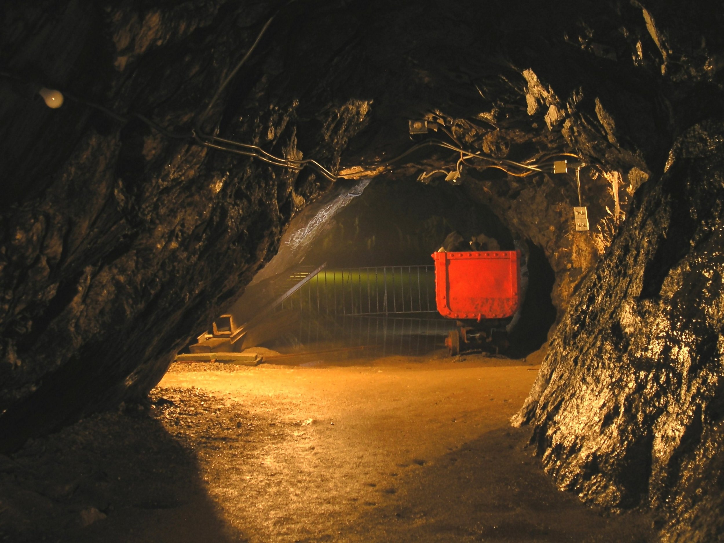 Inside the Mine — The Sterling Hill Mining Museum